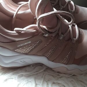 Womans Sketchers Sneakers Size 10